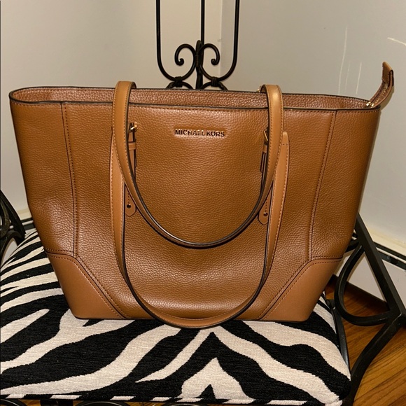 Michael Kors Handbags - MICHAEL KORS Tan Pebbled Leather Double-Handle Tote